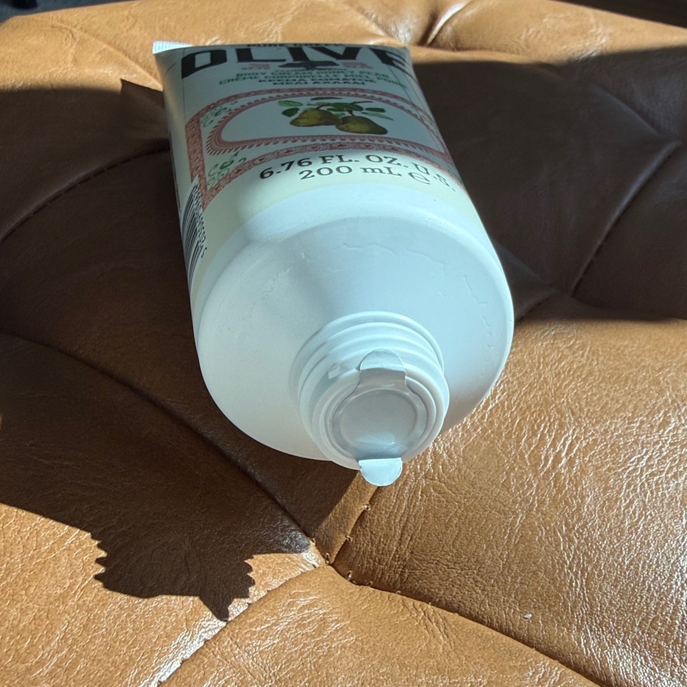 KORRES Pure Greek Olive Body Cream Honey Pear NEW! - Picture 3 of 5